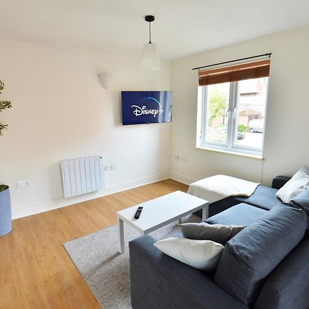 Stylish 2Br Flat - 2 Free Parking Spaces - Near Lgw Airport Crawley  Exteriör bild
