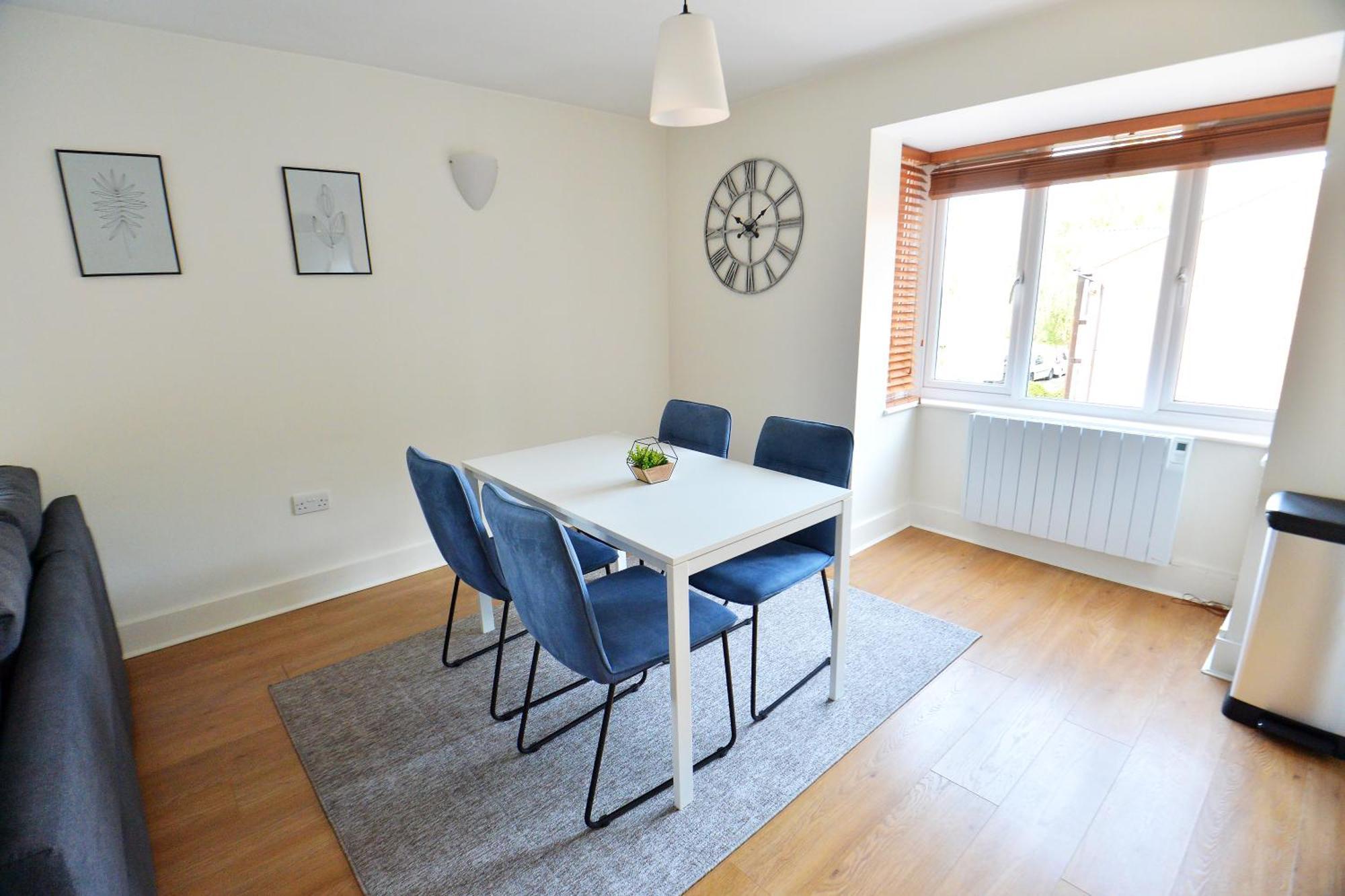 Stylish 2Br Flat - 2 Free Parking Spaces - Near Lgw Airport Crawley  Exteriör bild