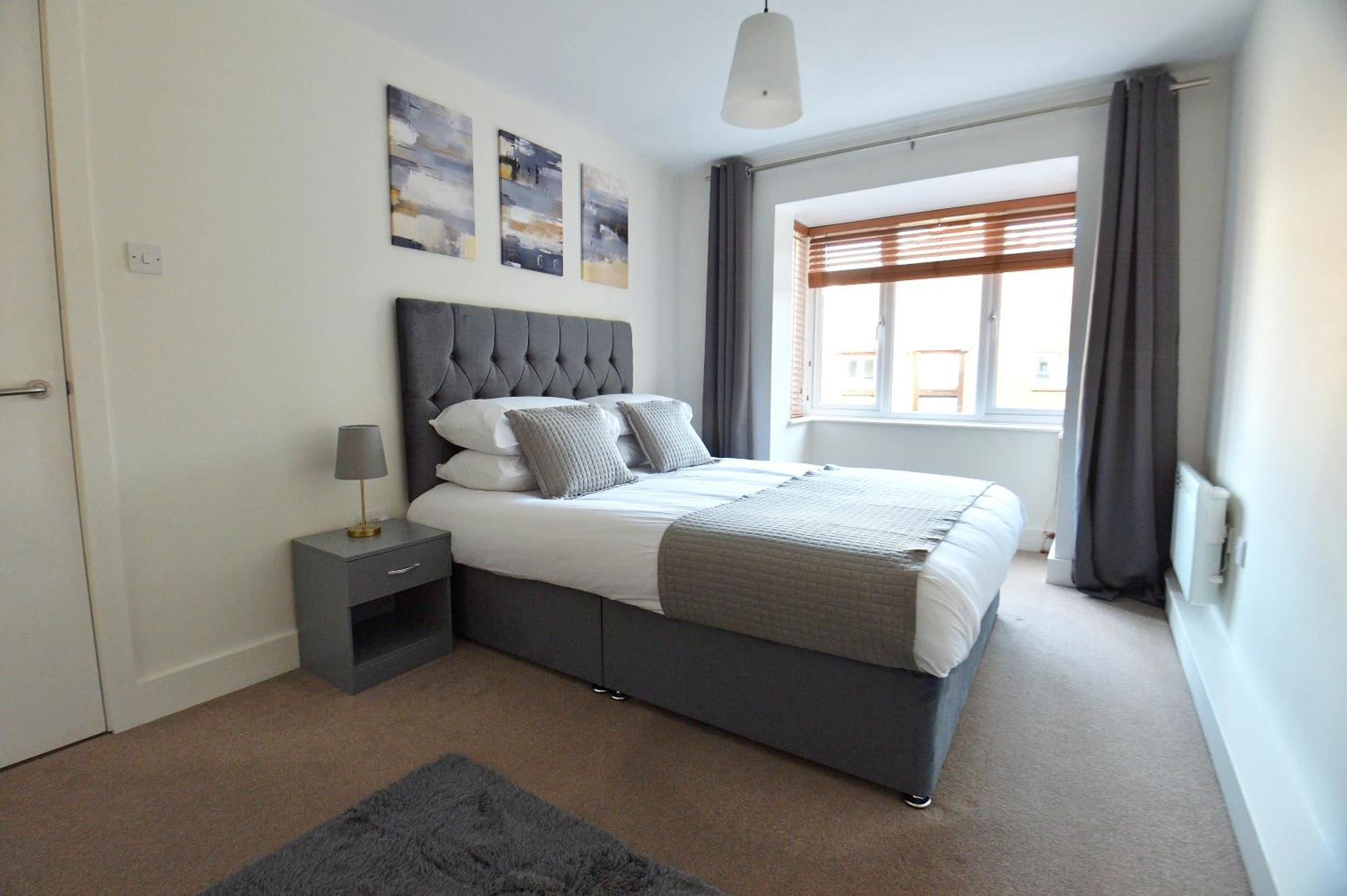 Stylish 2Br Flat - 2 Free Parking Spaces - Near Lgw Airport Crawley  Exteriör bild